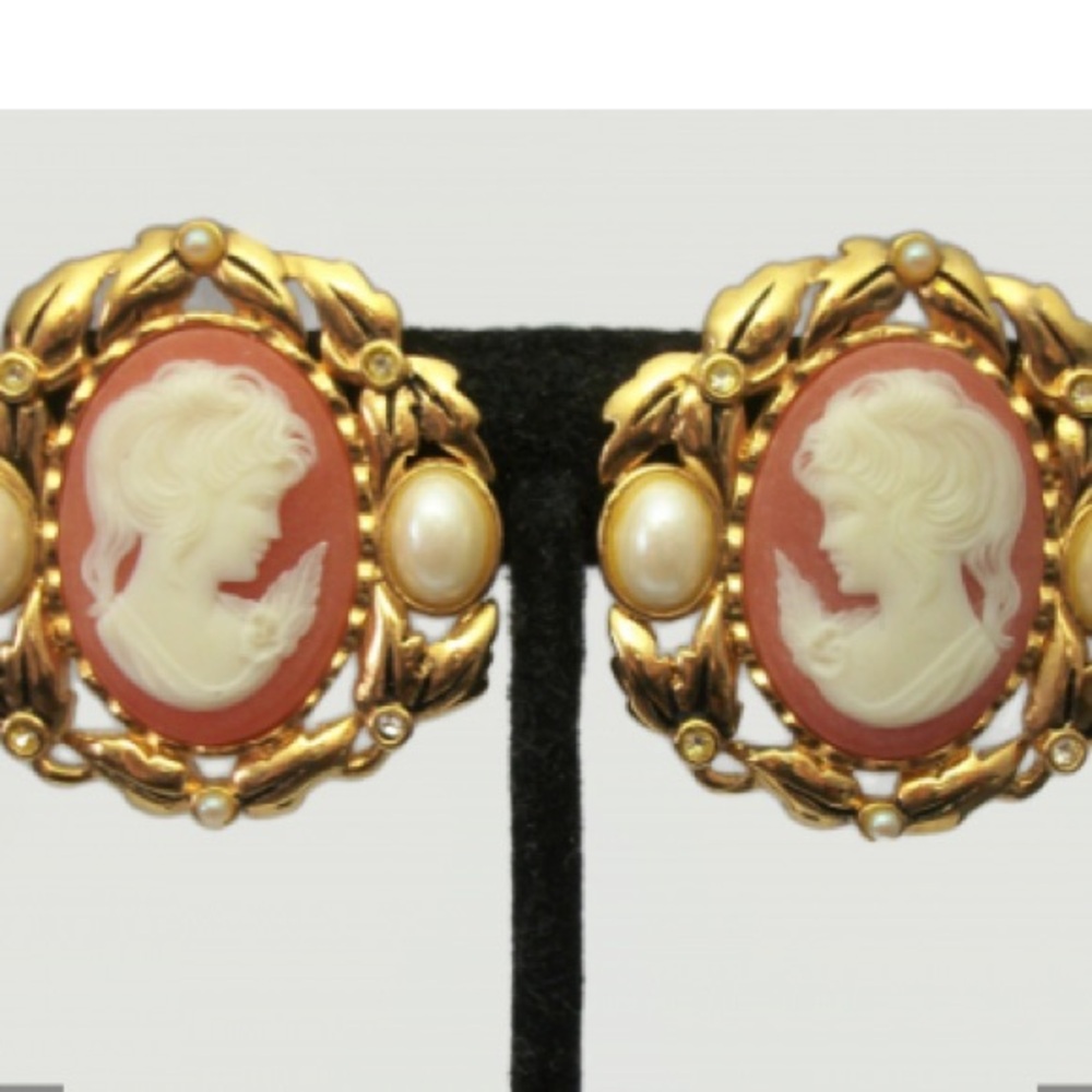 Vintage Kenneth Jay Lane KJL for Avon Cameo Clip on Earrings
